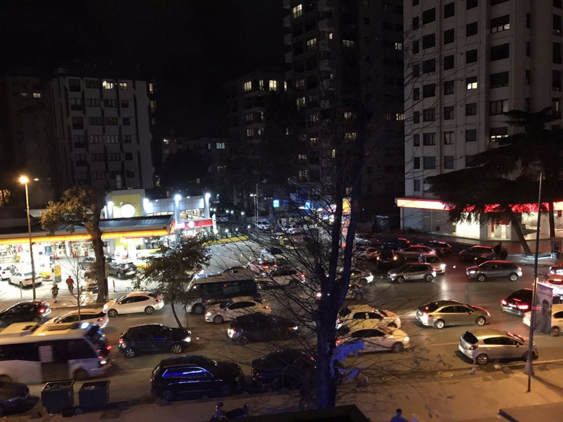 Akaryakıt istasyonlarında zam kuyruğu - Resim: 4