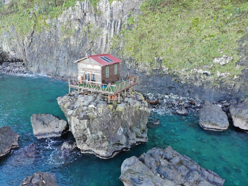8 metrelik dev kaya üzerine yapıldı! Artvin'de gören telefona sarıldı: Tek tek taşındı - Resim: 4