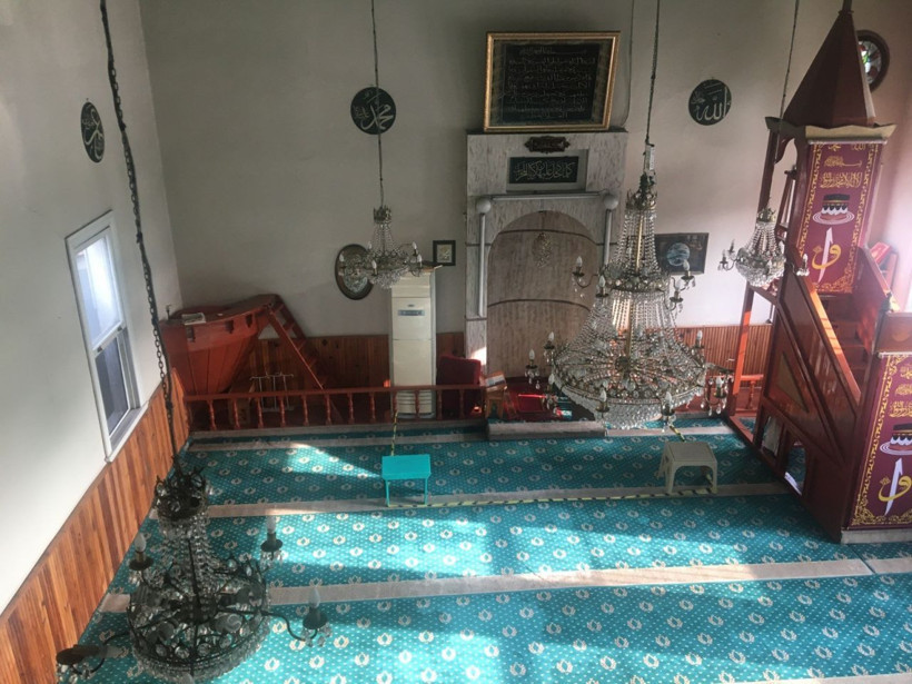 Eyüp'te camide Kuran-ı Kerim ayetine saygısızlık Ayaklar altına aldılar - Resim: 3