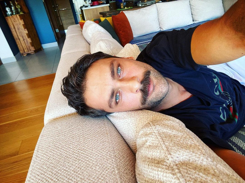 '11 yerinden bıçaklanıp öldürüldü' deyip Onur Tuna anlattı! 'Aldattım' itirafı: Yataktan kalkarken... - Resim: 2