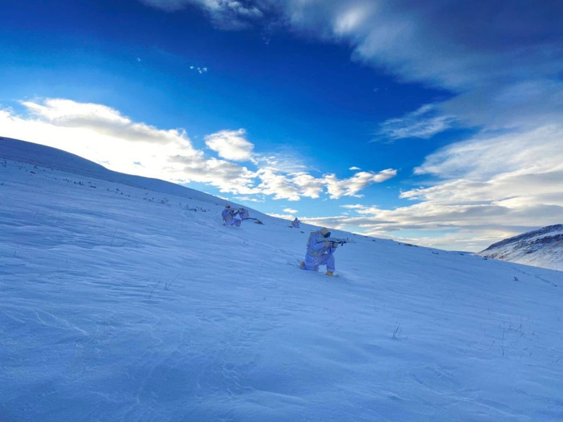Mehmetçik'ten zorlu kış şartlarında keşif ve gözetleme - Resim: 4