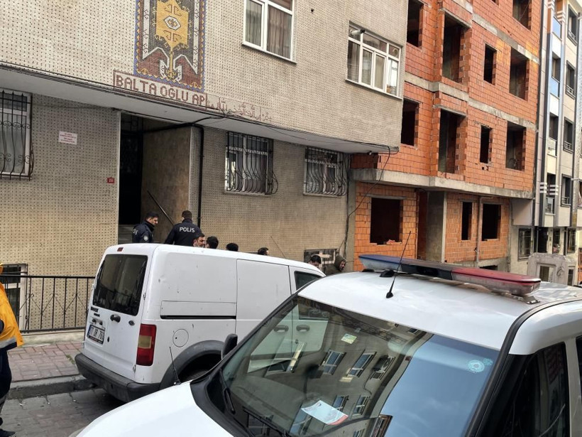 İstanbul'da baba, 7 yaşındaki oğlunu öldürdü! Eve giren anne kahroldu: Çığlıkları duyan koştu - Resim: 1