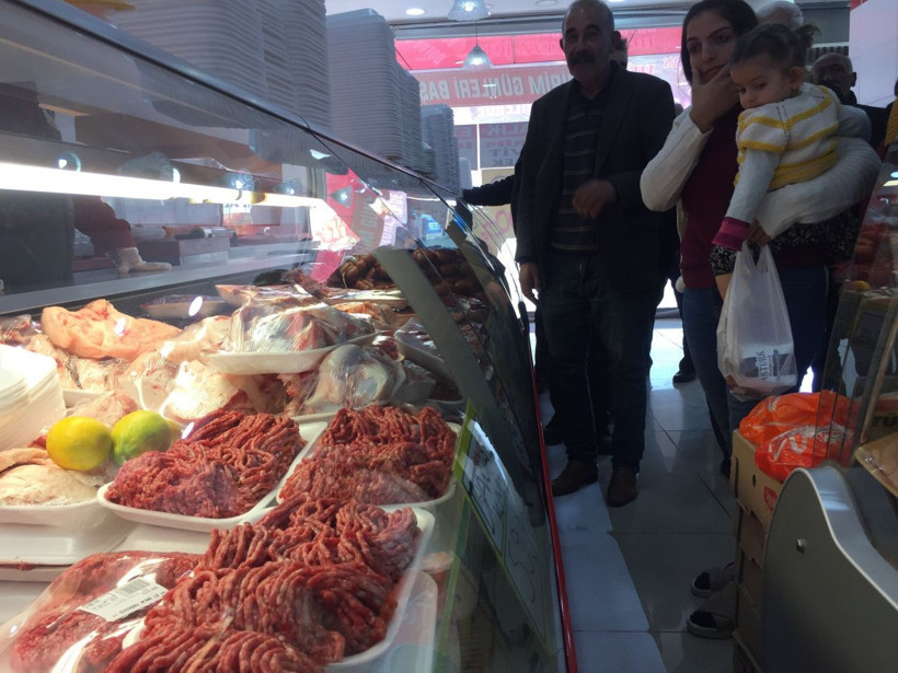 Dolar düştü yüzde 40 indirim yaptı! Vatandaş almak için yarıştı - Resim: 3