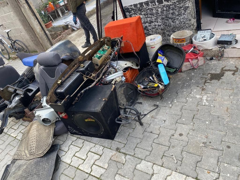 Adana'da arızaları nedeniyle satamadığı otomobili için öyle bir şey yaptı ki - Resim: 4