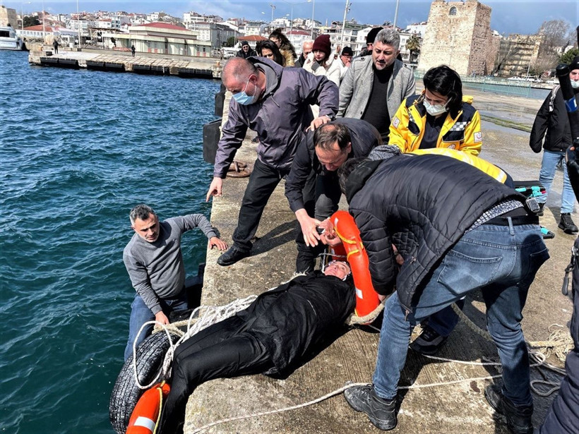 Yürüyüş yaparken bir anda oldu! Büyük panik yaşandı - Resim: 4