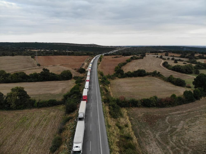 Uyumaya cesaret edemiyorlar Edirne'de nöbetteler 20 kilometreye ulaştı! - Resim: 3