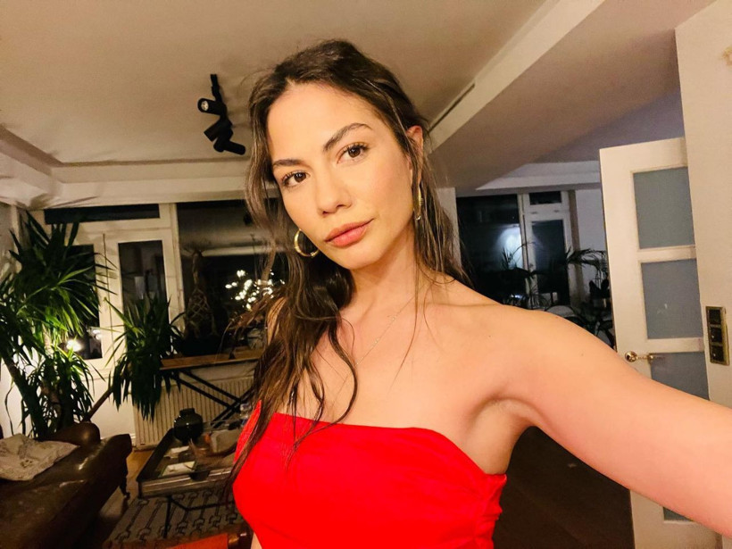 '15 yaşından beri hayal kuramadım' diyen Demet Özdemir itiraf etti: Gizleyip saklayıp... - Resim: 3