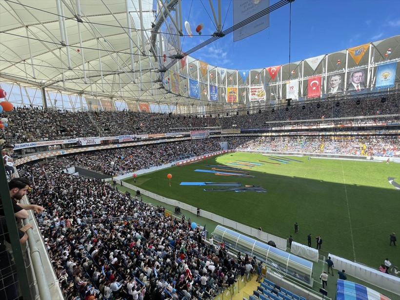 AK Parti gençliği Cumhurbaşkanı Erdoğan'ı bekliyor! 33 bin kişilik stad şimdiden doldu şenlikte neler var - Resim: 2