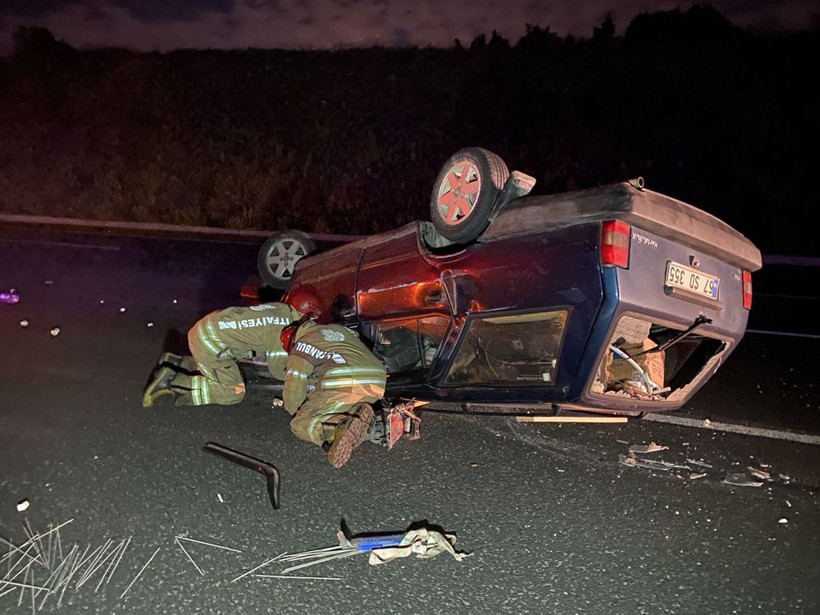 Kuzey Marmara Otoyolu’nda feci kaza! Takla attı metrelerce sürüklendi - Resim: 1