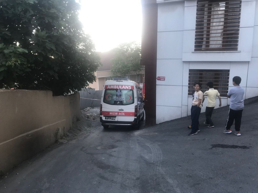 Eve kısa yoldan çıkmak istedi küçük çocuğun akıllara durgunluk veren ölümü! Her yerine saplandı - Resim: 1