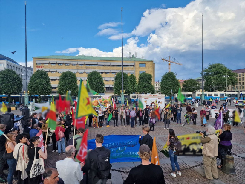 Bir skandal daha! NATO'ya üye olmak isteyen İsveç'te PKK yandaşları gövde gösterisi yaptı - Resim: 2