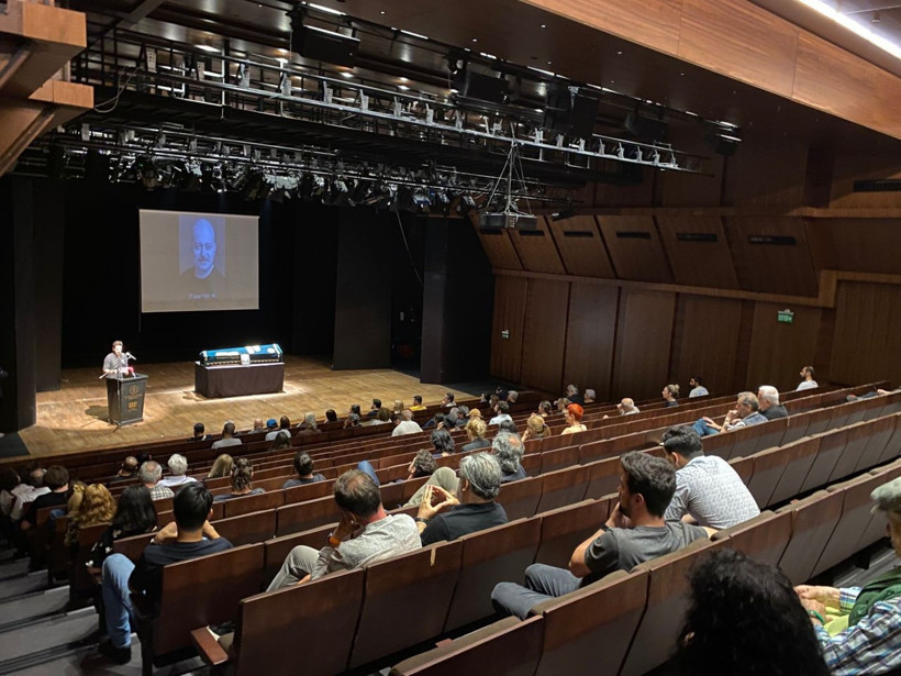 Ünlü sanatçı Osman Wöber Mecidiyeköy Büyük Sahne'de son yolculuğuna uğurlandı - Resim: 4