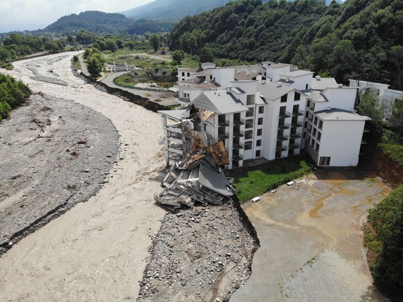 300 milyonluk yatırım sulara gömüldü! Düzce'de 3 ay sonra açılacak otelin haline bakın - Resim: 3