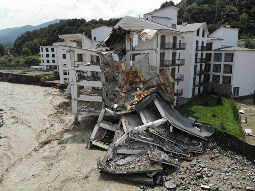 300 milyonluk yatırım sulara gömüldü! Düzce'de 3 ay sonra açılacak otelin haline bakın - Resim: 4