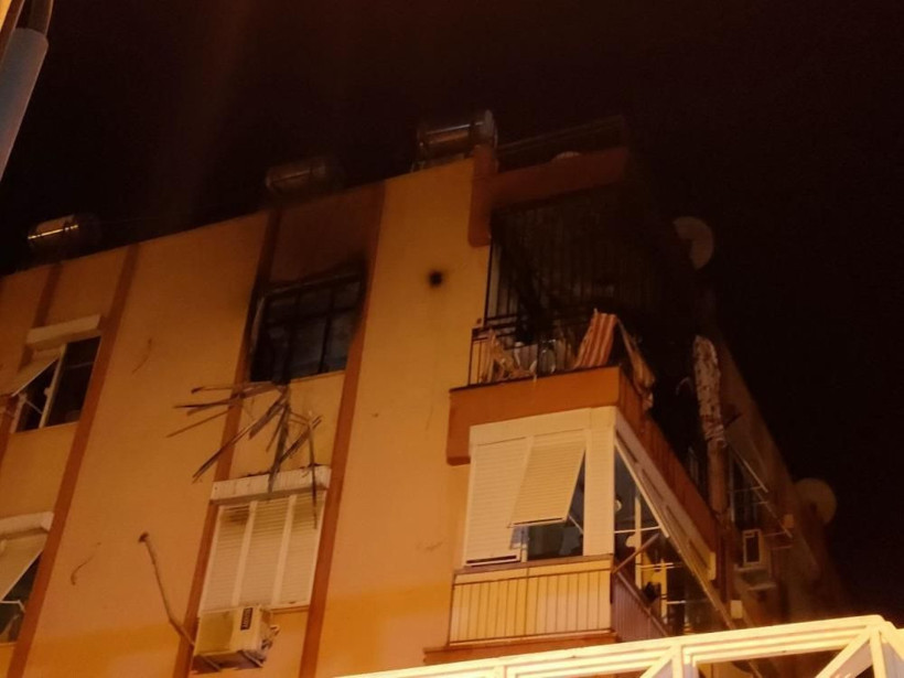 Antalya'da can pazarı: Alevlere teslim olan evde 2 çocuk mahsur kaldı - Resim: 3