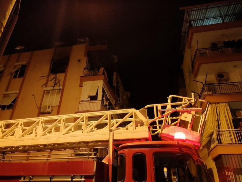 Antalya'da can pazarı: Alevlere teslim olan evde 2 çocuk mahsur kaldı - Resim: 4