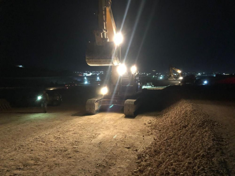 Atık su taştı! Üç şehri birbirine bağlayan otoyol ulaşıma kapandı - Resim: 2