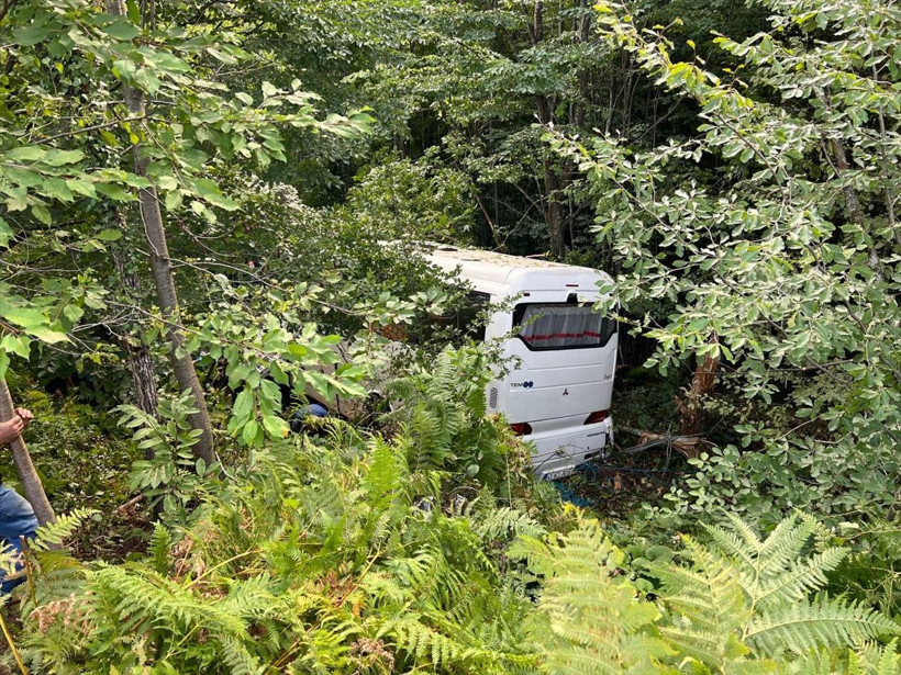 Bursa'da tur otobüs yoldan çıkıp uçuruma sürüklendi! 5 kişi hayatını kaybetti yaralılar var - Resim: 4