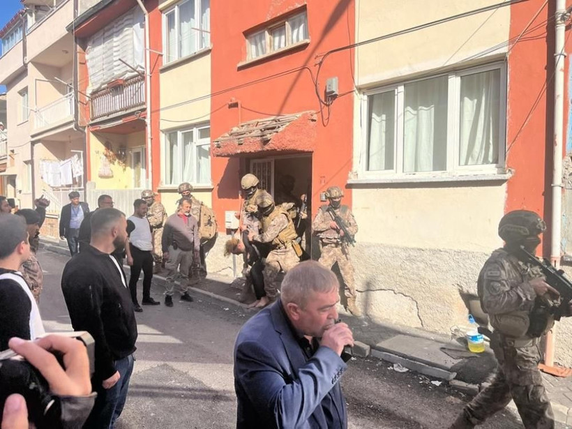 Eskişehir'de polise ateş edip kaçtı: Özel harekat nefes kesen operasyonla kıskıvrak yakaladı! - Resim: 3
