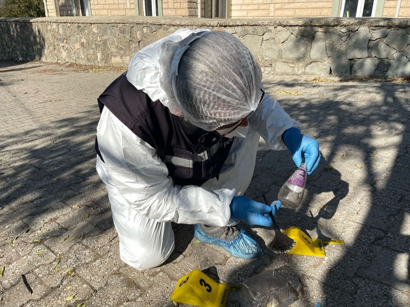 Ekipler harekete geçti! Tek tek parmak izi alındı şimdi yandılar - Resim: 1
