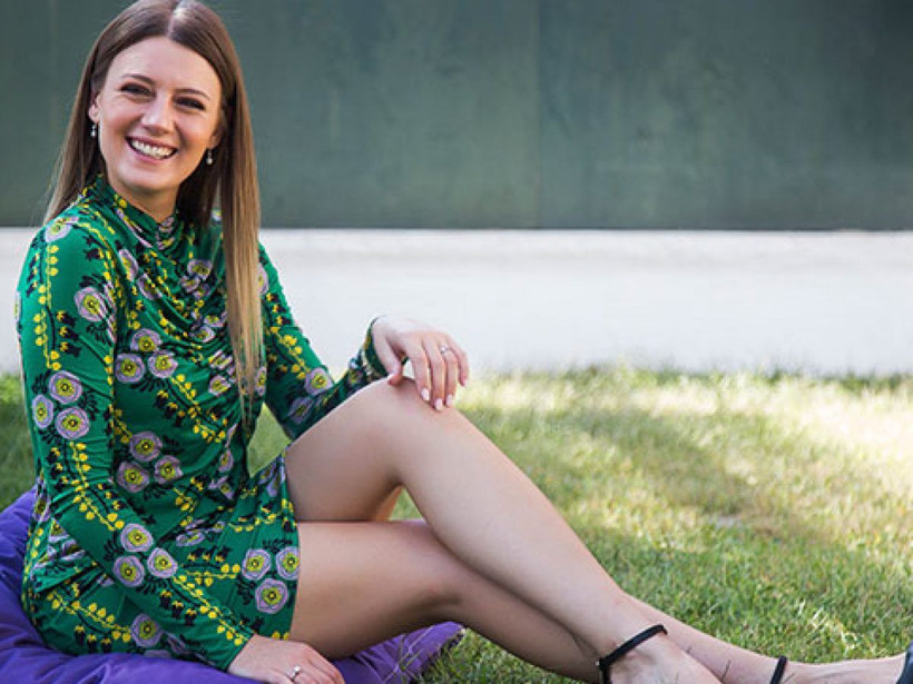 Gizem Karaca mini tulumuyla mest etti dekoltesine bakan bir daha baktı! - Resim: 4