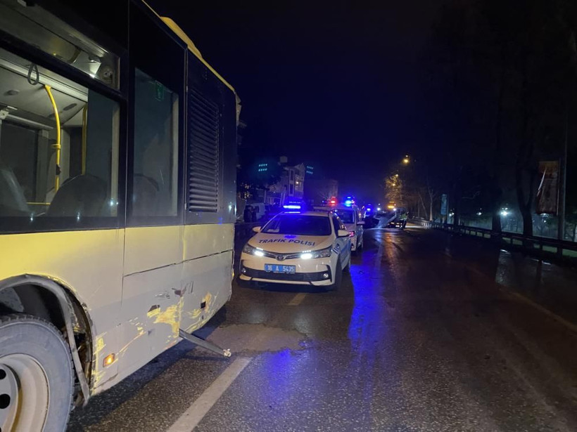 Bursa'da korkunç kaza! Otomobil bu hale geldi, 19 yaşındaki sürücü hayatını kaybetti - Resim: 2