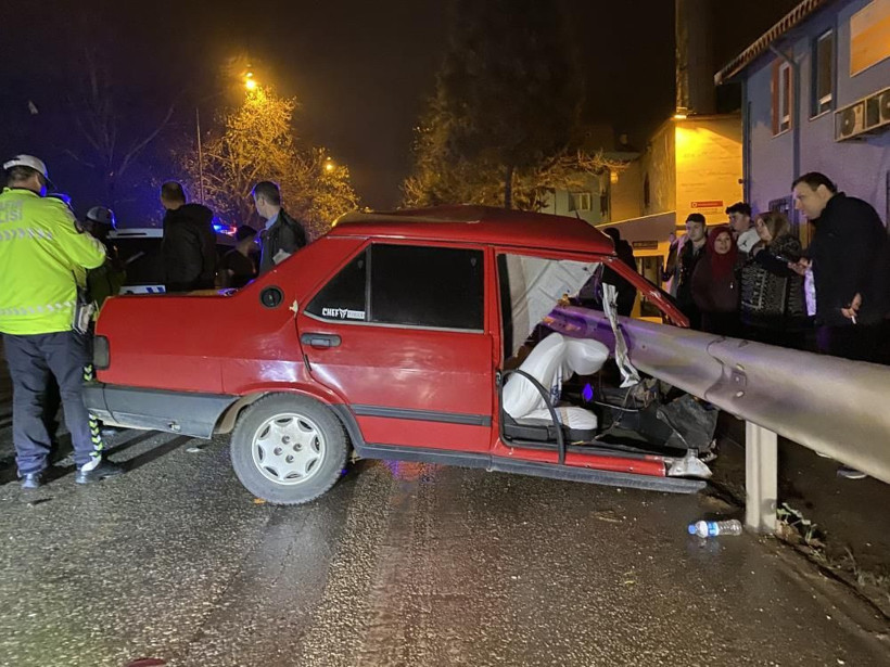Bursa'da korkunç kaza! Otomobil bu hale geldi, 19 yaşındaki sürücü hayatını kaybetti - Resim: 3