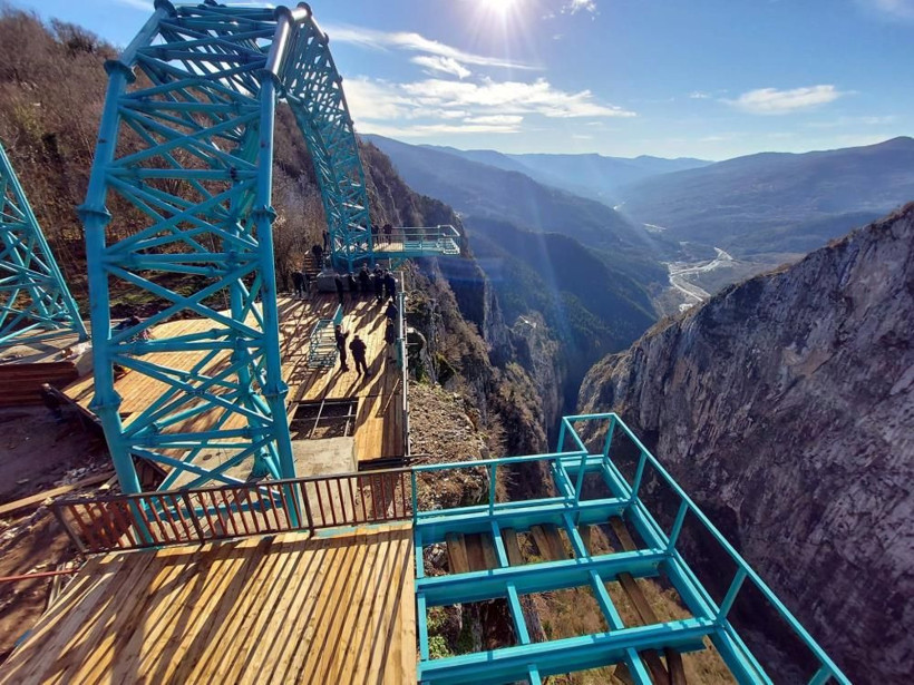 Türkiye’de bir ilk! Binmek yürek ister: 600 metre yükseklikte 'uçurum salıncağı' - Resim: 1