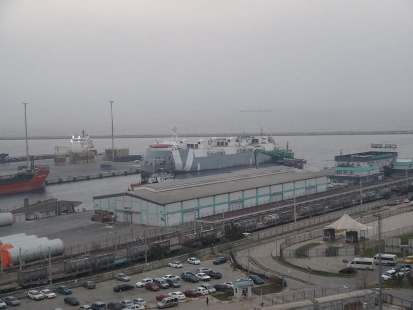 Bandırma'nın korkulu rüyası! "Yüzen Ahır" limana geri döndü: Tozu, dumanı ve kokusu... - Resim: 4