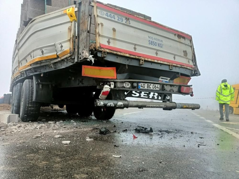 Kırşehir'de katliam gibi kaza! 15 araç birbirine girdi, ortalık savaş alanına döndü: 2 ölü, çok sayıda yaralı var - Resim: 2