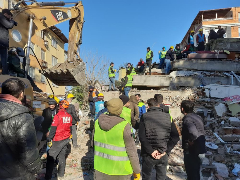 60 yaşındaki kadın 85 saat sonra kurtarıldı! İlk olarak onların durumunu sordu - Resim: 3