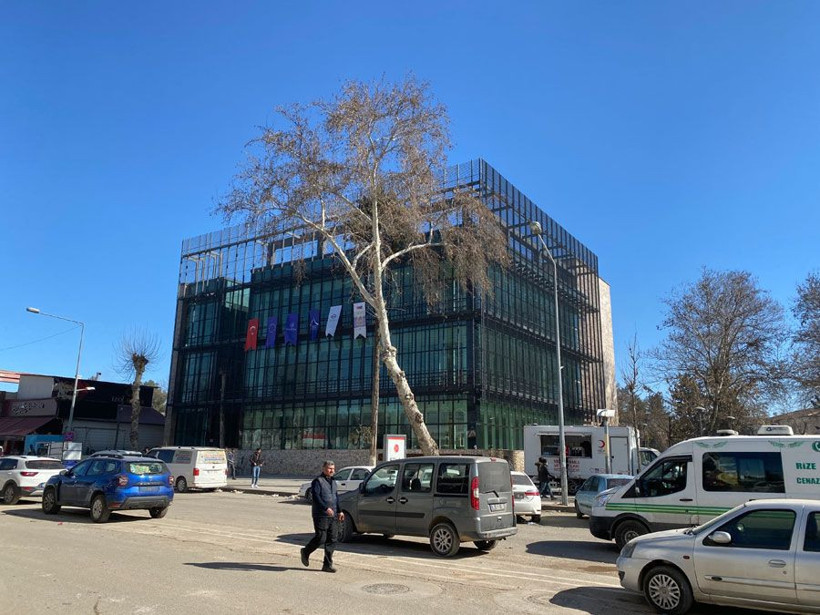 Adıyaman’ın akıllı binasının tek bir camı bile kırılmadı - Resim: 2