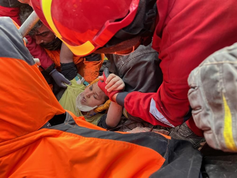 Hatay'da umudun adı 'Kaan' oldu: 182 saat sonra enkazdan sağ çıkarıldı! - Resim: 1