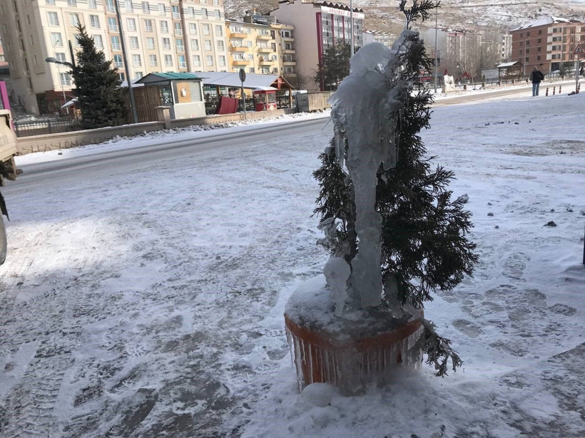 Görüntüler bugün çekildi lapa lapa yağdı! Kar kalınlığı 40 santimetreyi buldu - Resim: 2