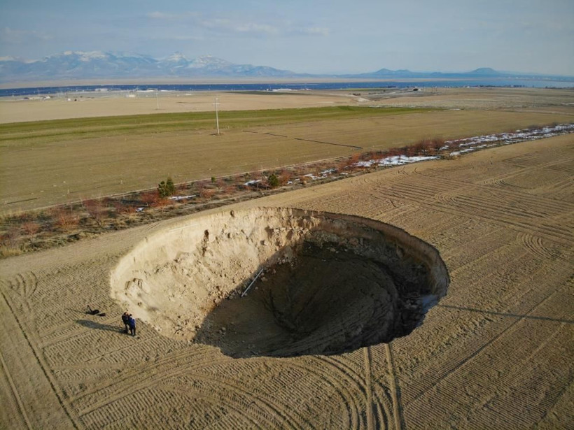 Deprem sonrası Konya'da korkutan manzara! 37 metre çapında, 12 metre derinliğinde obruk oluştu - Resim: 4