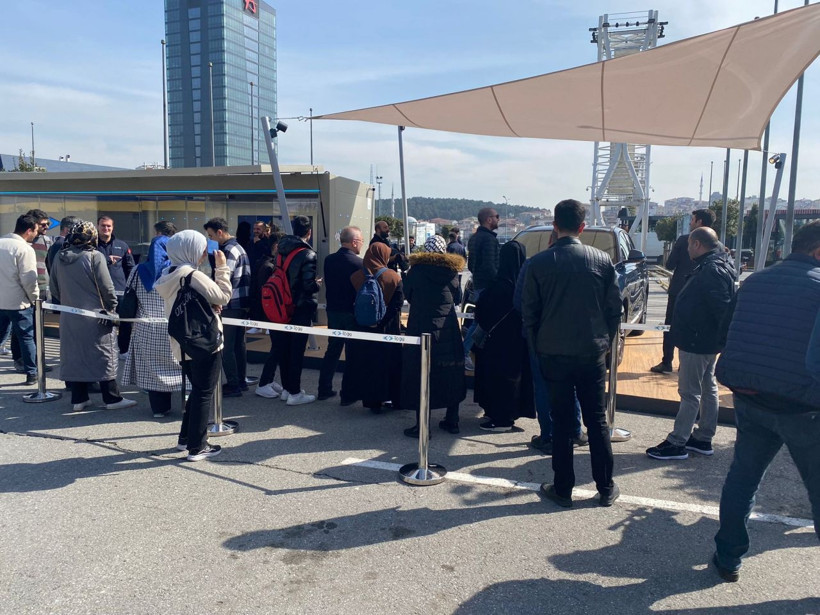 Ümraniye'de herkes canlı görmek için geldi Togg'u görenler hayran kaldı - Resim: 2