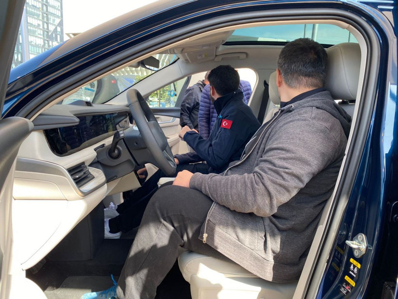 Ümraniye'de herkes canlı görmek için geldi Togg'u görenler hayran kaldı - Resim: 4