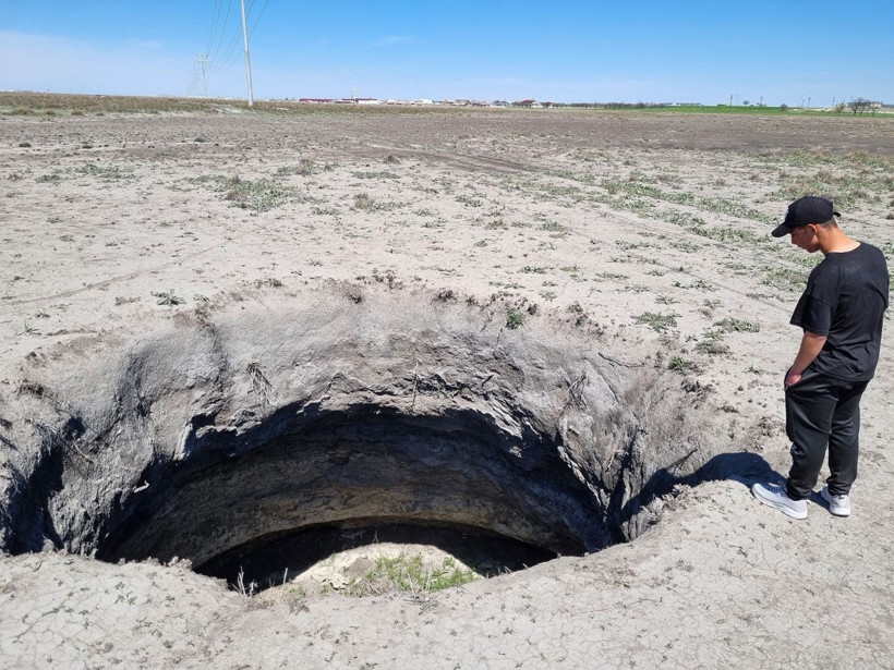 Konya'da görülen obruk başka şehre sıçradı! Mantar toplamaya giden gençler buldu - Resim: 2