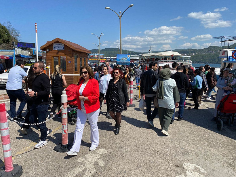 6 bin nüfuslu ilçenin nüfusu 60 bini aştı! İğne atsan yere düşmüyor.. - Resim: 2
