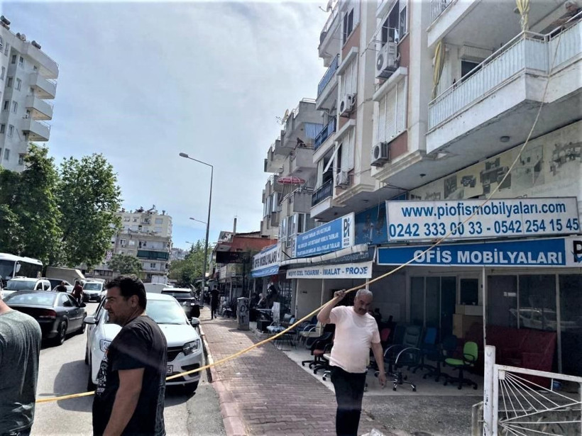 Emanet aldığı otomobil kullanılamaz hale geldi! Çıkan yangın hortum ile söndürüldü - Resim: 2