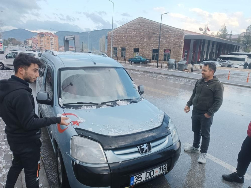 Denizli'yi dolu yağışı vurdu: Ceviz büyüklüğünde 15 dakika yağdı, milyonluk hasara yol açtı! - Resim: 4