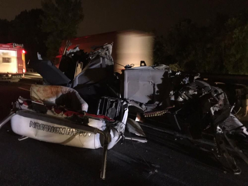 Otoyolda korkunç kaza, inanılmaz kurtuluş! Yok olan tırda burnu bile kanamadı - Resim: 2