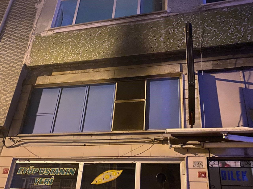 İstanbul Fatih'te pide salonunda yangın! İçerde uyuyan 6 kişiden 4'ü ağır yaralandı - Resim: 1