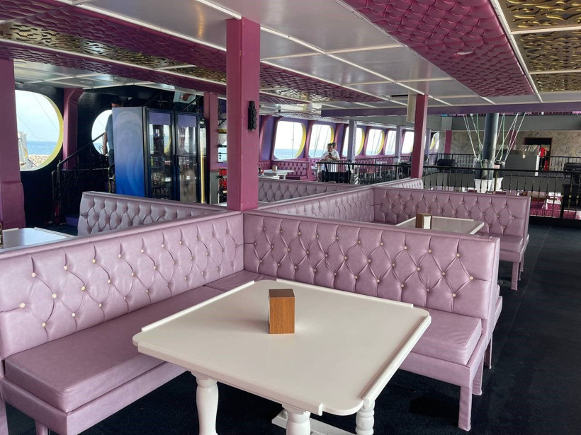 5 katlı tur teknesini gören inanamıyor! İçine bakın 1,5 yılda inşa edildi - Resim: 4