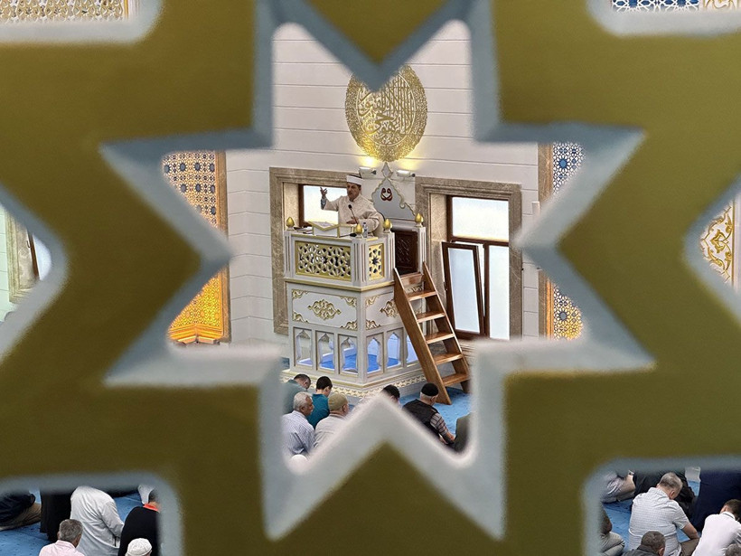 Kurban Bayramı namazı için camilere akın ettiler! Bayramınız mübarek olsun - Resim: 2