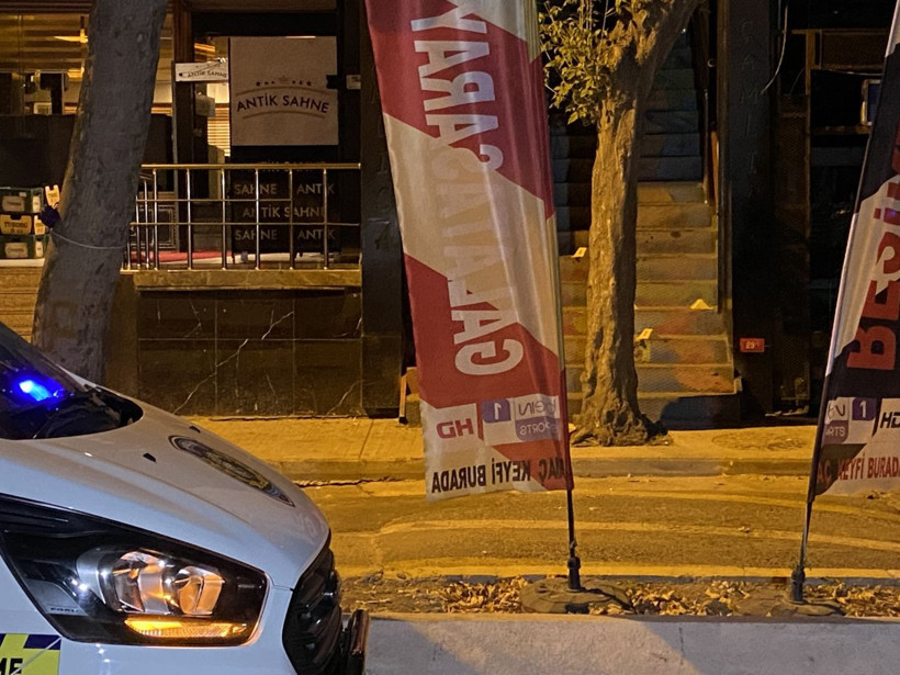  Genç şarkıcıya sahne çıkışı silahlı saldırı! Karnından ve göğsünden vuruldu - Resim: 4