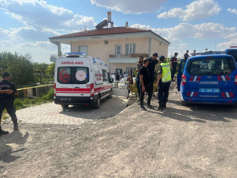 Karı koca tartıştı ortalık kan gölüne döndü! Eşini evden kaçarken öldürdü sonra intihar etti - Resim: 1