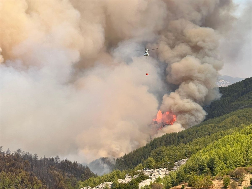 Orman yangını başladı Alanya'dan dehşet görüntüler! Evler tahliye edildi, alevlere yüzlerce personel müdahale ediyor - Resim: 4