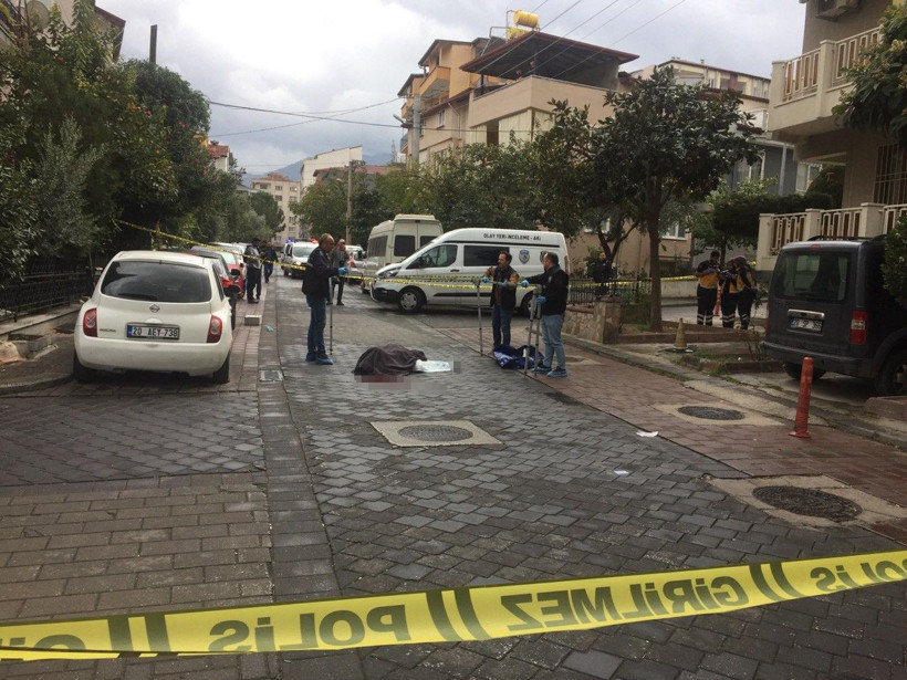 Denizli'de sokakta kanlı olay! Karısına ve erkek arkadaşına kurşun yağdırıp intihar etti - Resim: 2