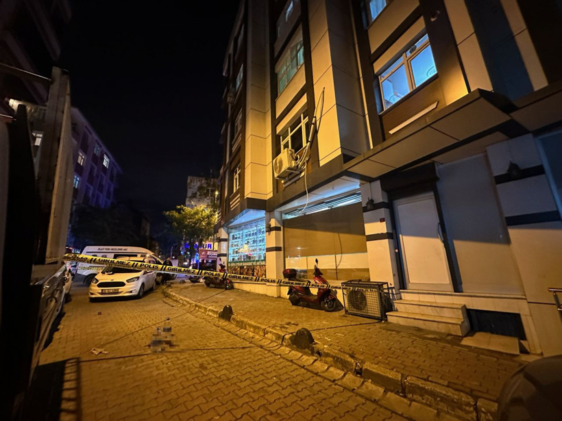 Küçükçekmece’de korkunç olay! İkisi de camdan atladı biri klimanın üzerine düştü - Resim: 2